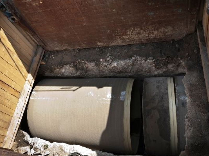 Trenchless sewer line - fixing pipes without trenching the whole pipeline Trenchless sewer line - fixing pipes without trenching the whole pipeline